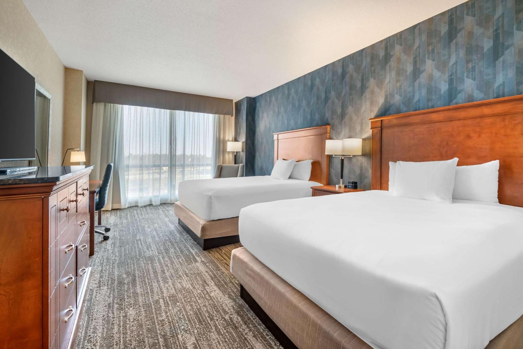 Drury Plaza Hotel Валдоста Экстерьер фото